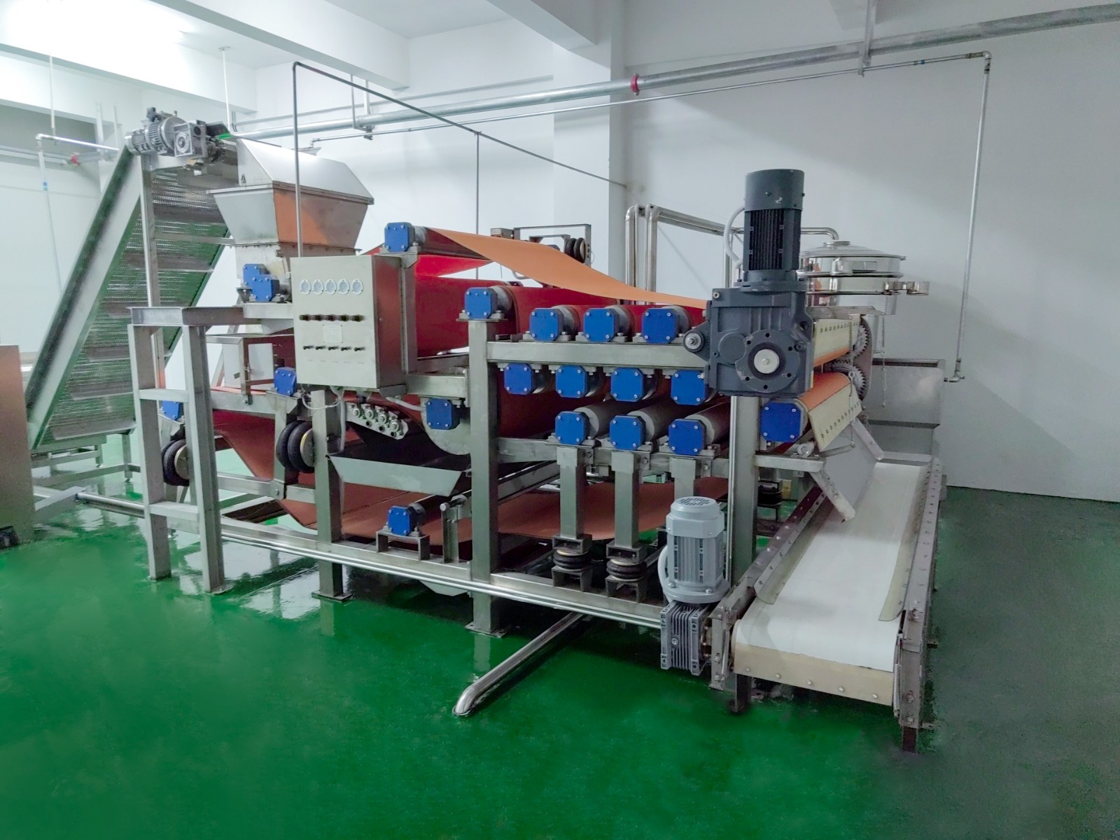 博宇环保-蔬菜汁压榨生产线（如胡萝卜汁、芹菜汁）